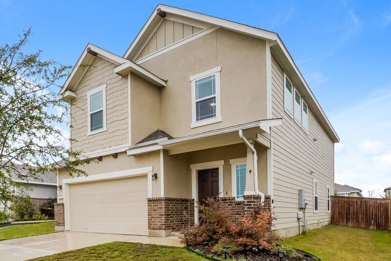 2,135/Mo, 5111 Wells Park Marion, TX 78124 Front View