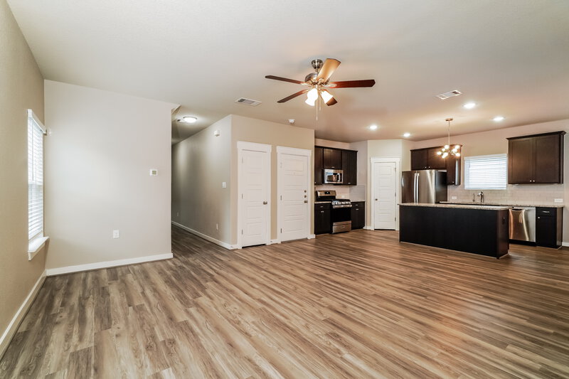 2,135/Mo, 5111 Wells Park Marion, TX 78124 Living Room View 2