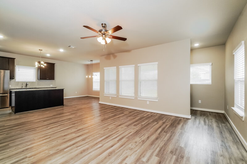 2,135/Mo, 5111 Wells Park Marion, TX 78124 Living Room View 3