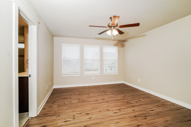 2,135/Mo, 5111 Wells Park Marion, TX 78124 Main Bedroom View