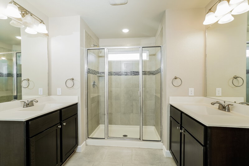 2,135/Mo, 5111 Wells Park Marion, TX 78124 Main Bathroom View