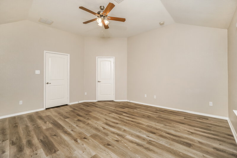 1,905/Mo, 577 Saddle Back Trail Cibolo, TX 78108 Main Bedroom View 2