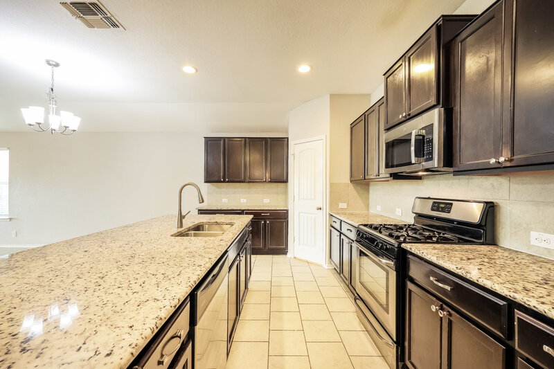 2,205/Mo, 15130 Cinnamon Teal San Antonio, TX 78253 Kitchen View