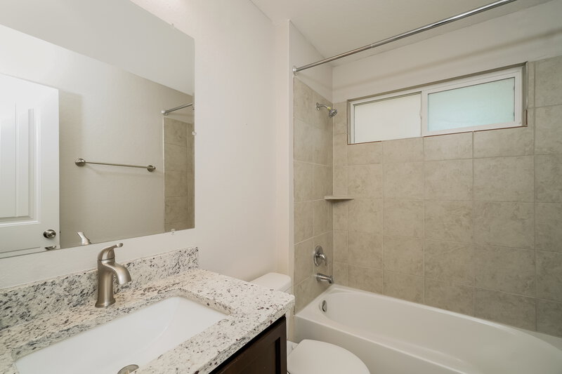 2,085/Mo, 15130 Cinnamon Teal San Antonio, TX 78253 Bathroom View