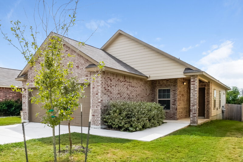 1,820/Mo, 7234 Birch Stage San Antonio, TX 78244 Front View