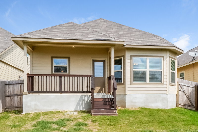 1,820/Mo, 7234 Birch Stage San Antonio, TX 78244 Rear View