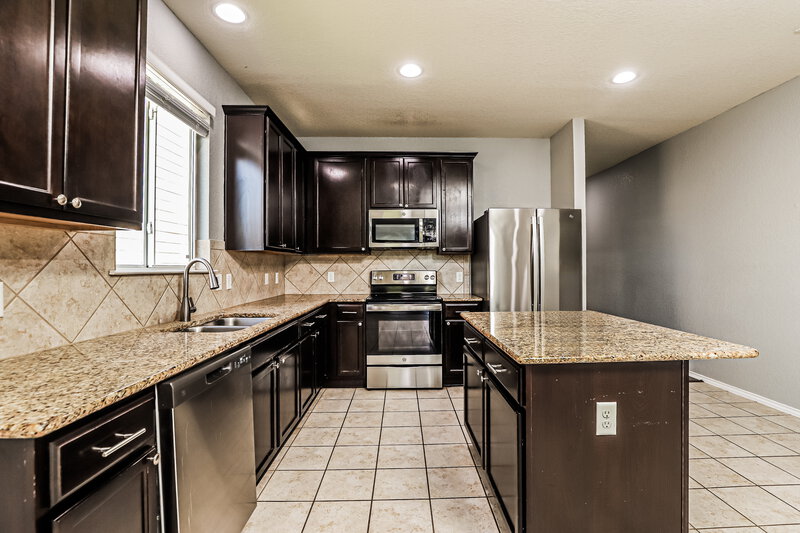 1,905/Mo, 7606 Paraiso Point Boerne, TX 78015 Kitchen View