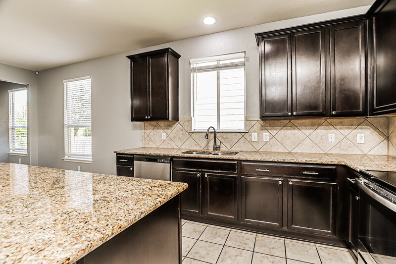 1,905/Mo, 7606 Paraiso Point Boerne, TX 78015 Kitchen View 2