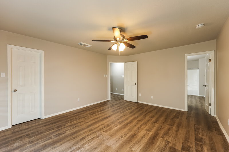1,815/Mo, 8003 Coco Meadow Dr Converse, TX 78109 Main Bathroom View 2