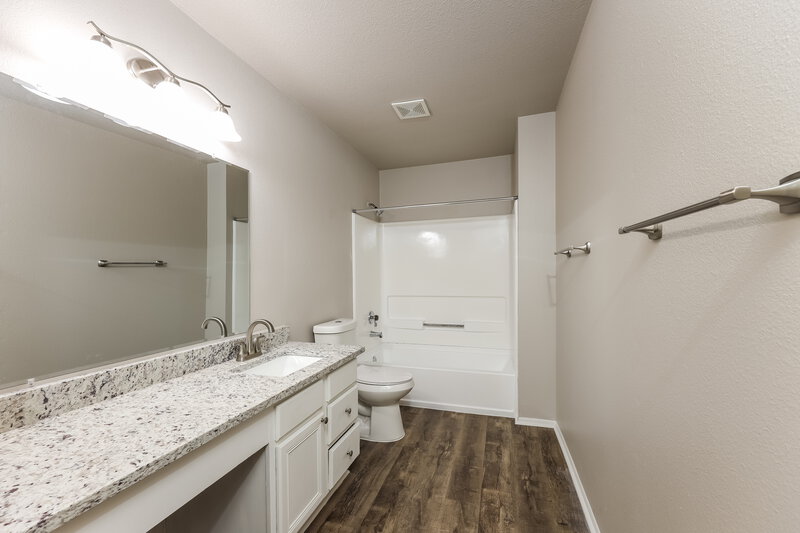 1,815/Mo, 8003 Coco Meadow Dr Converse, TX 78109 Main Bathroom View 3