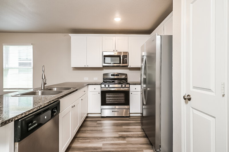 1,700/Mo, 1227 Lora Robbins San Antonio, TX 78245 Kitchen View