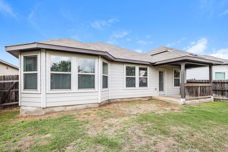 1,905/Mo, 512 Shelton Pass Cibolo, TX 78108 Rear View