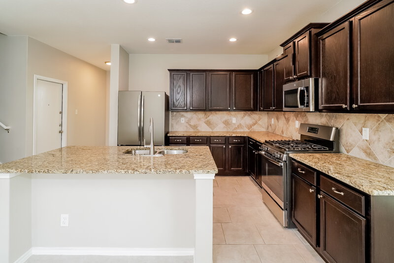 2,040/Mo, 9719 Belmore Cove San Antonio, TX 78245 Kitchen View