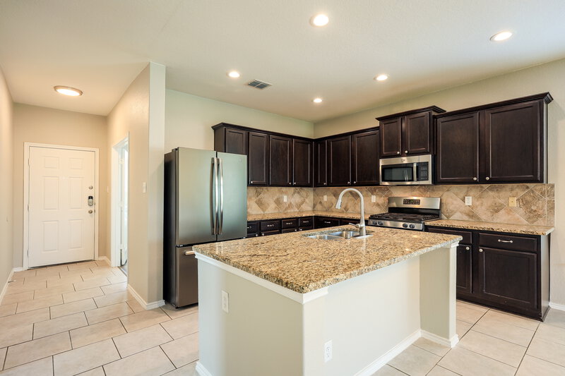 2,010/Mo, 9719 Belmore Cove San Antonio, TX 78245 Kitchen View 2