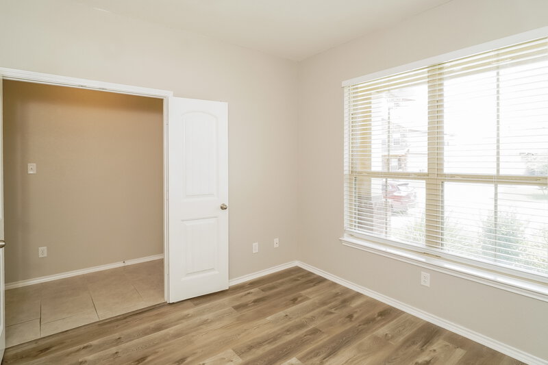 2,040/Mo, 9719 Belmore Cove San Antonio, TX 78245 Bedroom View 5