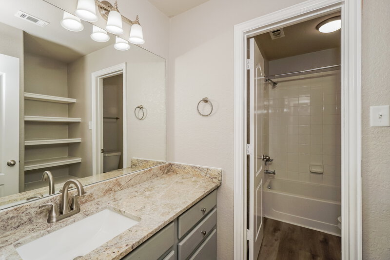 2,210/Mo, 14011 Bella Donna San Antonio, TX 78253 Bathroom View