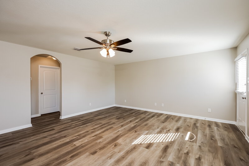 1,905/Mo, 3626 Southton Vw San Antonio, TX 78222 Living Room View