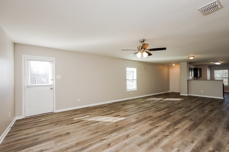 1,905/Mo, 3626 Southton Vw San Antonio, TX 78222 Living Room View 2