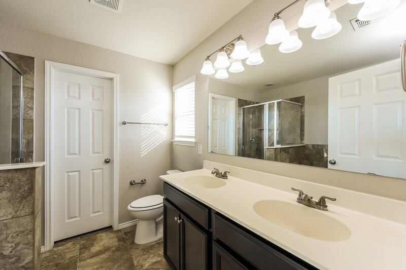 2,145/Mo, 11910 Silent Cyn San Antonio, TX 78254 Main Bathroom View