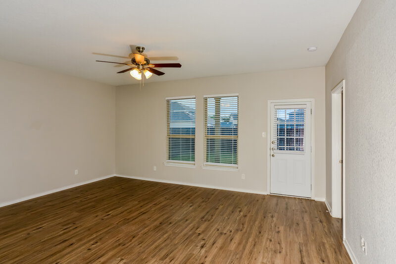1,625/Mo, 3210 Saylers Crk San Antonio, TX 78245 Living Room View