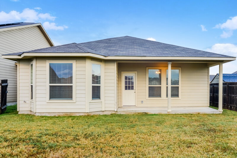 1,625/Mo, 3210 Saylers Crk San Antonio, TX 78245 Rear View