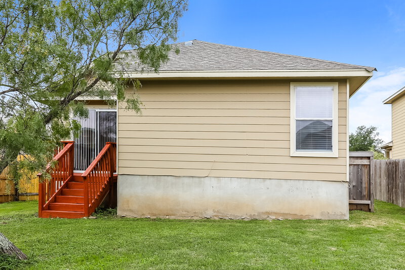 1,740/Mo, 2742 Moon Rock Converse, TX 78109 Rear View