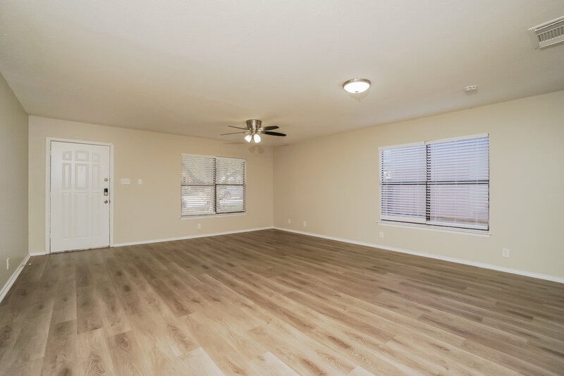 1,635/Mo, 4122 Sunrise Cove Dr San Antonio, TX 78244 Living Room View