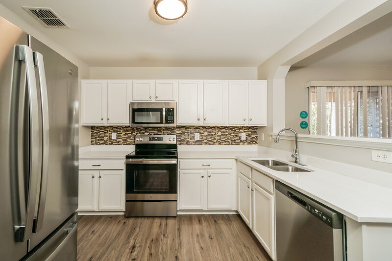 1,555/Mo, 223 Mallow Grv San Antonio, TX 78253 Kitchen View 2