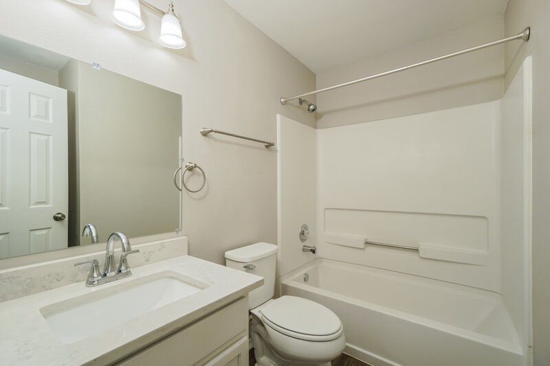 1,555/Mo, 223 Mallow Grv San Antonio, TX 78253 Bathroom View