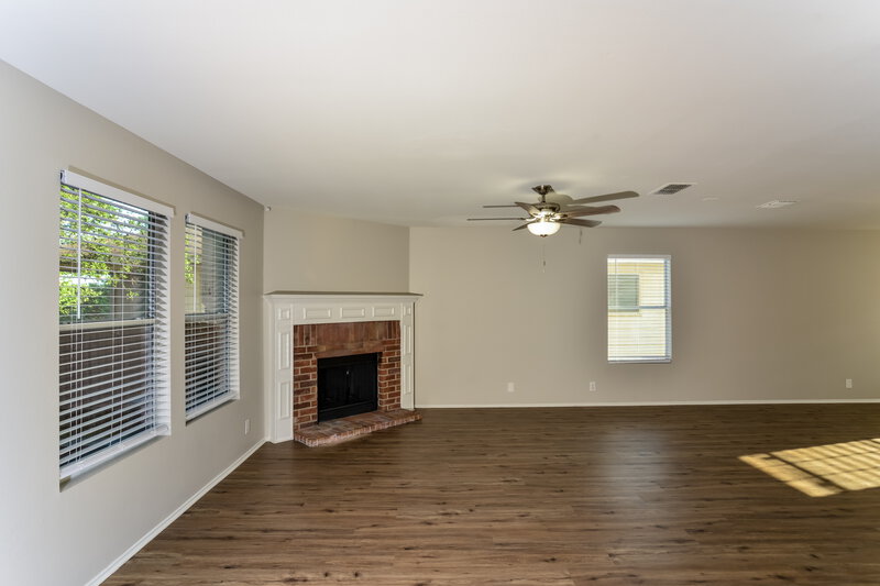 2,025/Mo, 24619 Magnolia Fls San Antonio, TX 78261 Living Room View 2
