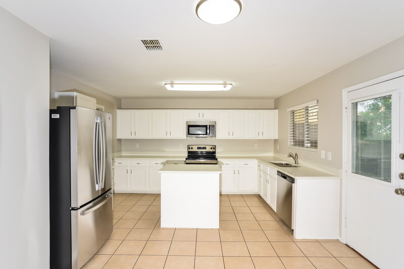 2,025/Mo, 24619 Magnolia Fls San Antonio, TX 78261 Kitchen View