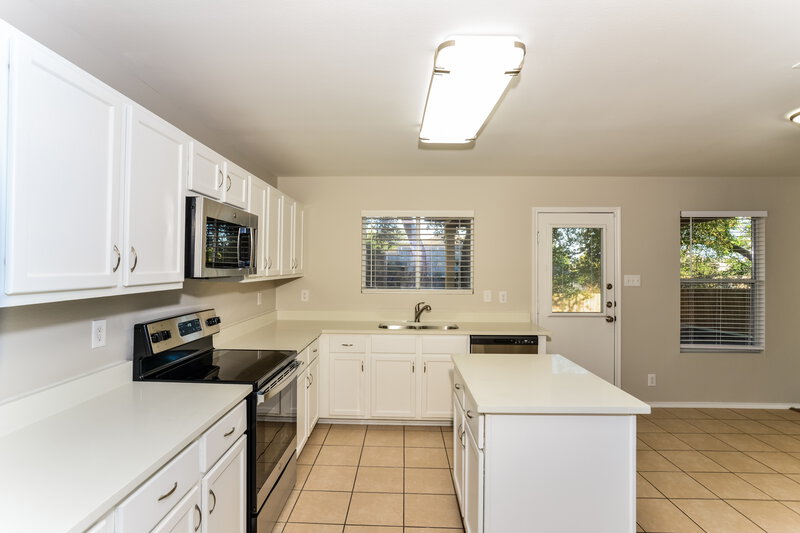 2,025/Mo, 24619 Magnolia Fls San Antonio, TX 78261 Kitchen View 2