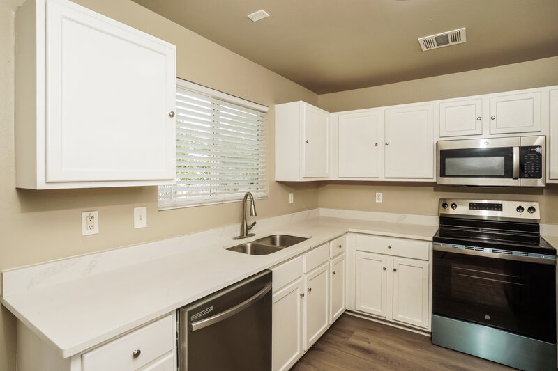 1,690/Mo, 12642 Sunny Wonder San Antonio, TX 78253 Kitchen View 2