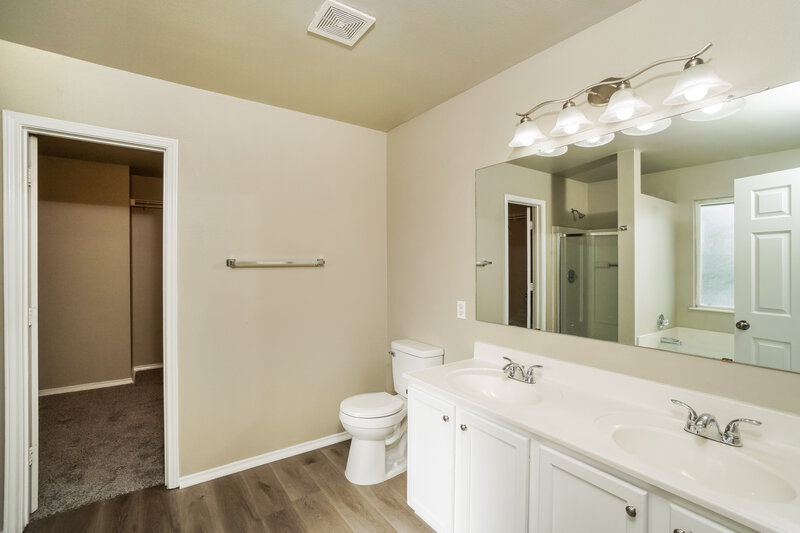 1,690/Mo, 12642 Sunny Wonder San Antonio, TX 78253 Bathroom View
