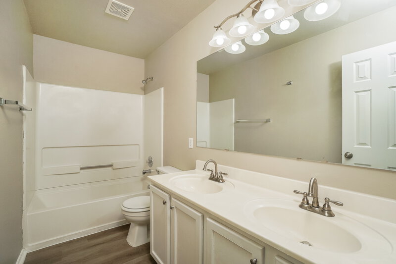 1,690/Mo, 12642 Sunny Wonder San Antonio, TX 78253 Bathroom View 2