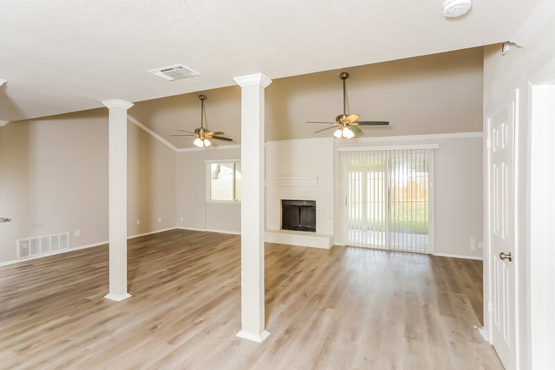 1,870/Mo, 6519 Ridge Peak Dr San Antonio, TX 78233 Foyer View