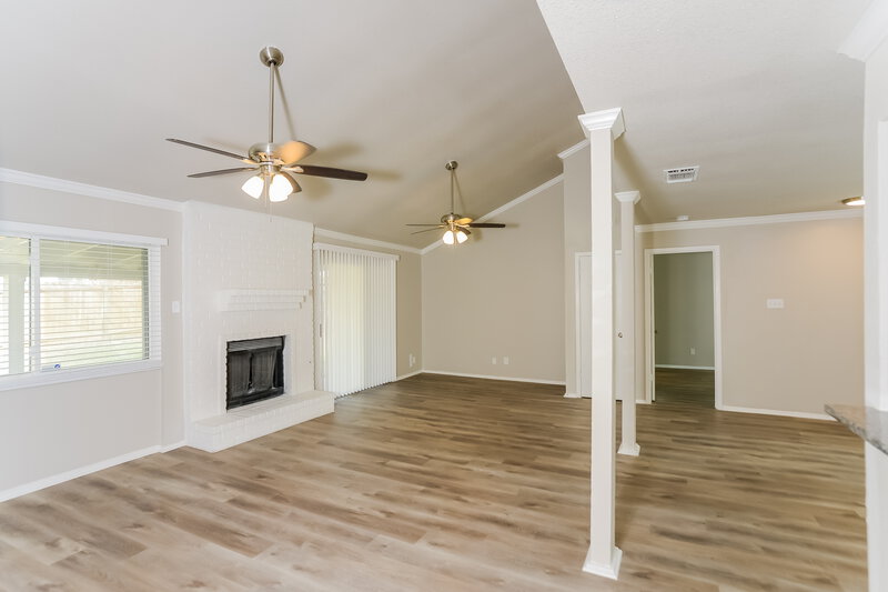 1,870/Mo, 6519 Ridge Peak Dr San Antonio, TX 78233 Living Room View 2