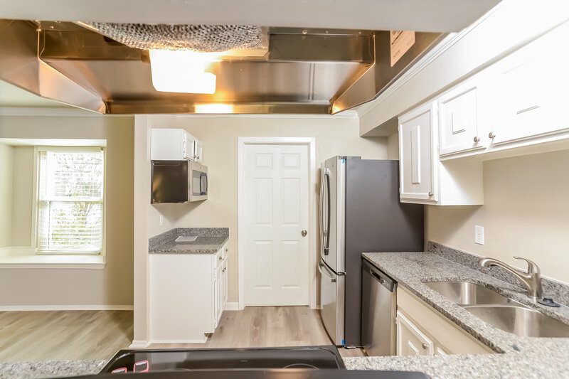 1,870/Mo, 6519 Ridge Peak Dr San Antonio, TX 78233 Kitchen View