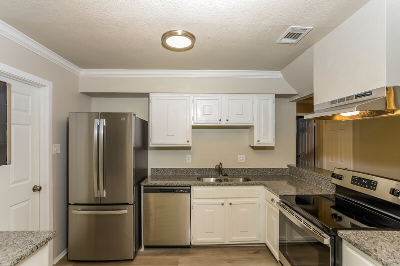 1,870/Mo, 6519 Ridge Peak Dr San Antonio, TX 78233 Kitchen View 2