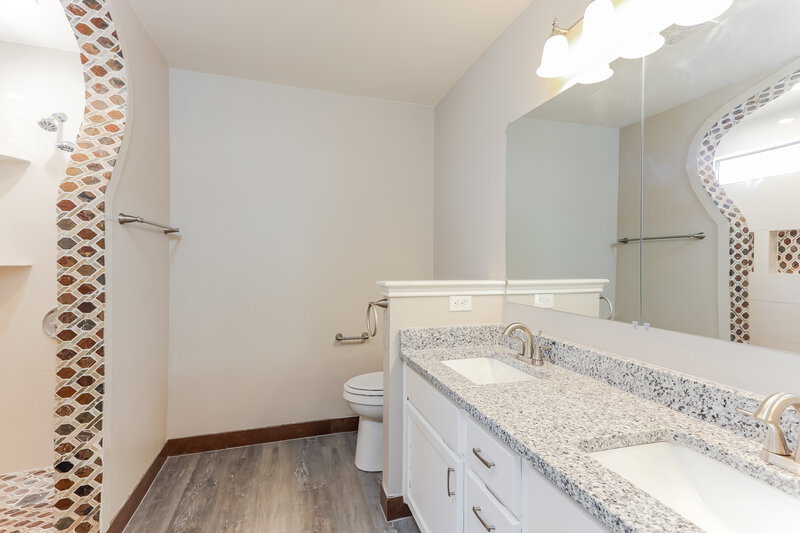 1,845/Mo, 4506 River Brook Dr San Antonio, TX 78244 Main Bathroom View