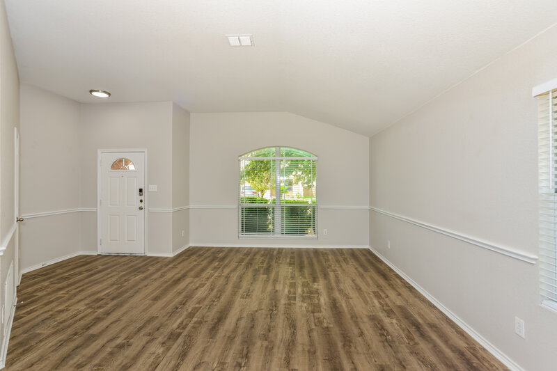2,255/Mo, 3018 Thunder Gulch San Antonio, TX 78245 Living Room View