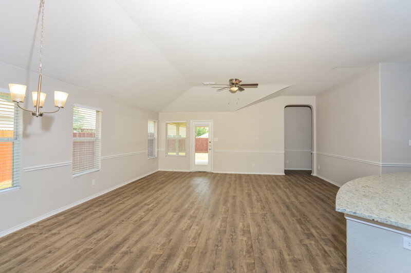 2,255/Mo, 3018 Thunder Gulch San Antonio, TX 78245 Dining Room View