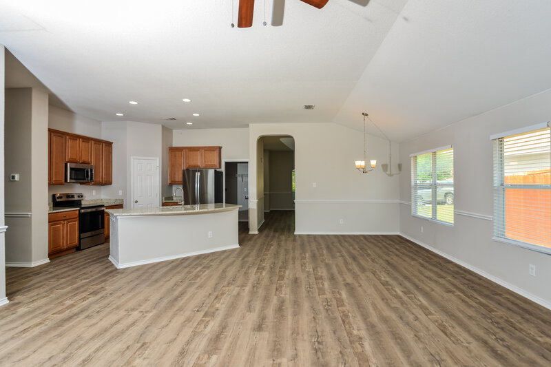 2,255/Mo, 3018 Thunder Gulch San Antonio, TX 78245 Dining Room View 2