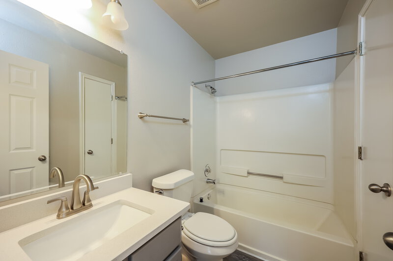 2,065/Mo, 5015 Brazoswood San Antonio, TX 78244 Bathroom View