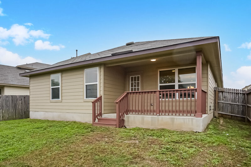2,120/Mo, 8806 Double Oak San Antonio, TX 78254 Rear View