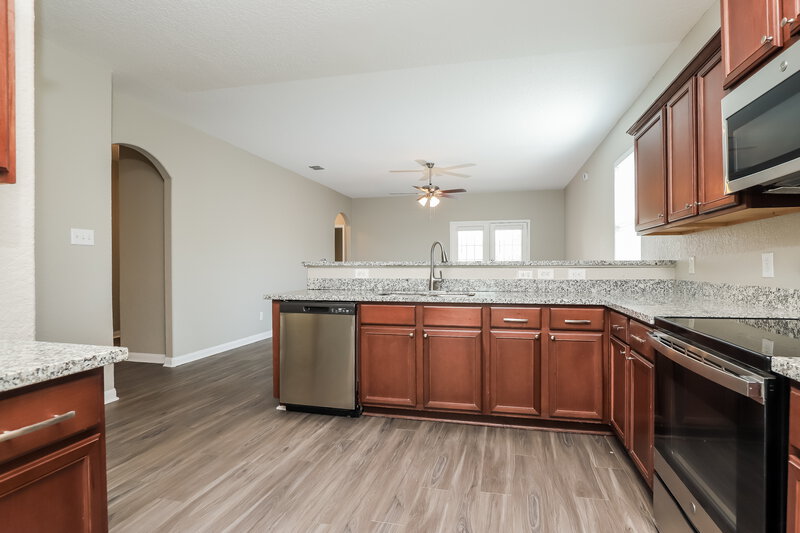 1,420/Mo, 6227 Still Mdw San Antonio, TX 78222 Kitchen View
