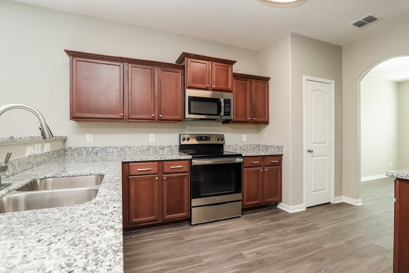 1,420/Mo, 6227 Still Mdw San Antonio, TX 78222 Kitchen View 2