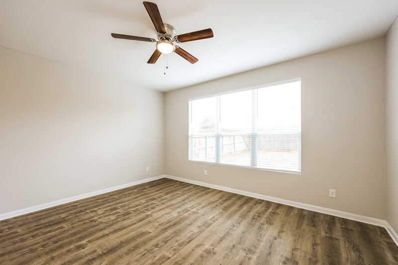 1,920/Mo, 3530 York Crst San Antonio, TX 78245 Main Bedroom View
