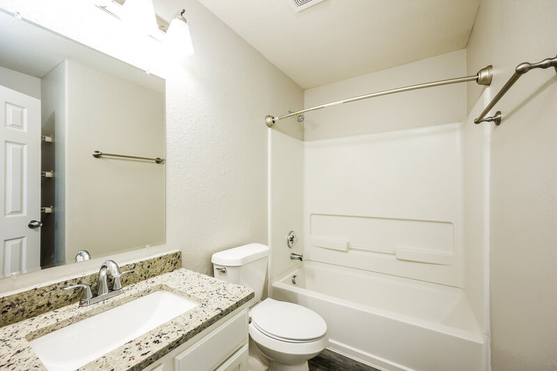 2,015/Mo, 335 Passerina Spur Selma, TX 78154 Bathroom View