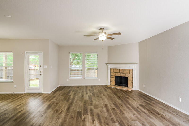 2,190/Mo, 7602 Mission Ledge Boerne, TX 78015 Living Room View 2